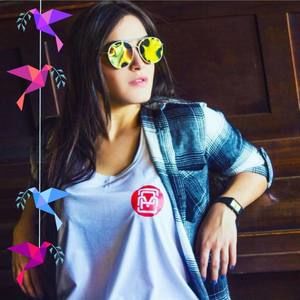 Meet your Posher, Rebeca